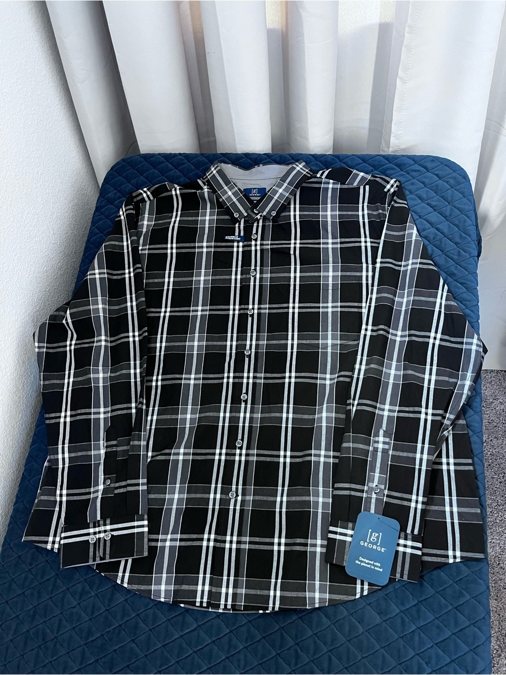 Black and White Plaid Button-Down Shirt Men’s 3XL Classic Fit Wrinkle Resistant